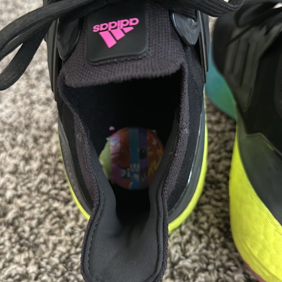 Adidas UltraBoost 22 Black Multi Gradient - Picture 4 of 4